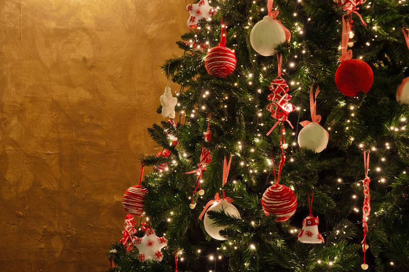 Top 15 Holiday Decorating Safety Tips